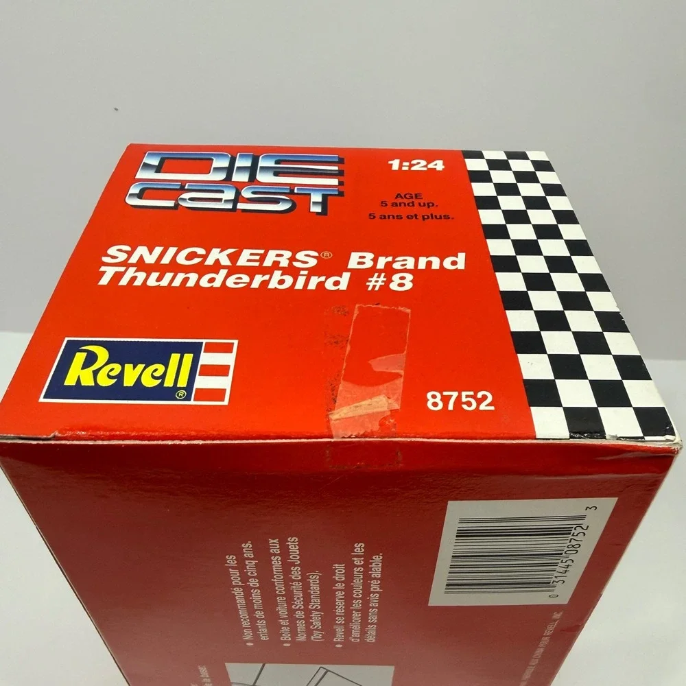Revell Diecast Car Unisex 1:24 Brown Snickers Thunderbird #8 8752